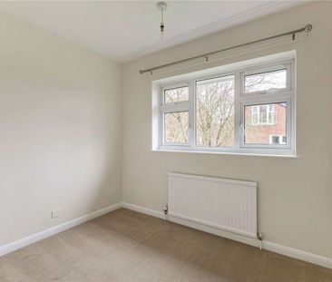 Newly refurbished energy efficient home that’s ready to move into a... - Photo 3