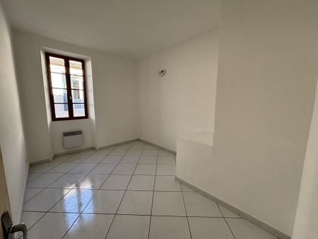 Location Appartement 3 pièces 79m² LAMBESC 13410 - Photo 3