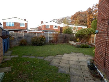 3 bedroom semi-detached house to rent - Photo 4