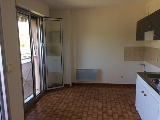 Location Appartement 2 pièces 49m² LES VANS 07140 - Photo 1