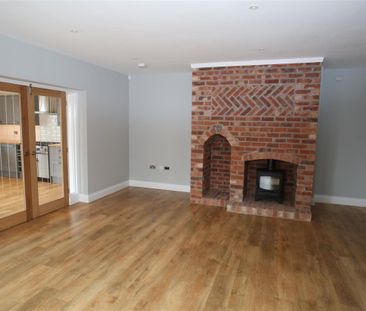 3 bedroom barn conversion to rent - Photo 1