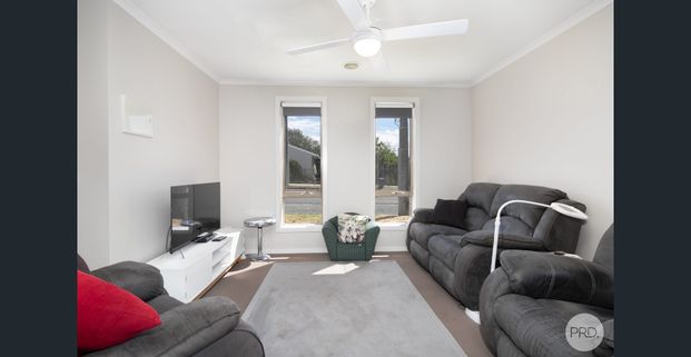 2 BEDROOM TOWNHOUSE IN REDAN - Photo 1