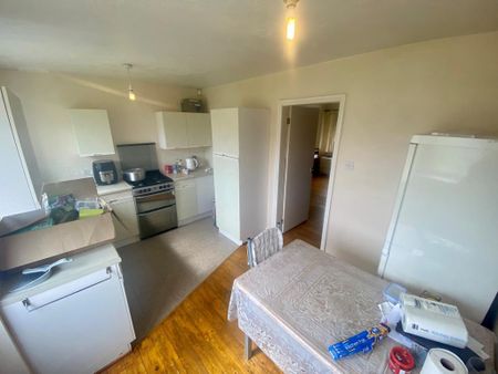 2 bedroom semi-detached house to rent - Photo 5