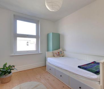 5 bedroom semi-detached house to rent - Photo 4