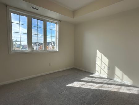 For Lease - 84 Aspen Springs Drive Unit# 320, Clarington, Ontario - Photo 4