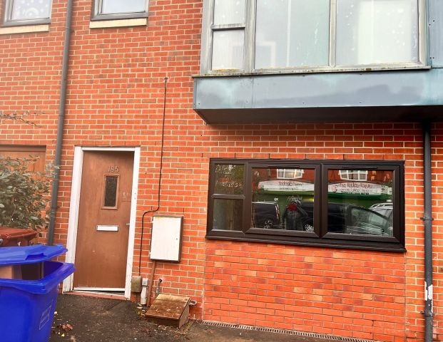 Room in a Shared House, Platt Lane, M14 - Photo 1