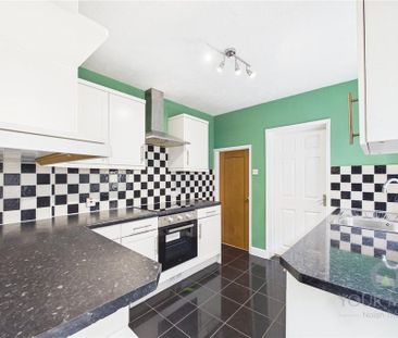3 bedroom terraced house to rent - Photo 5
