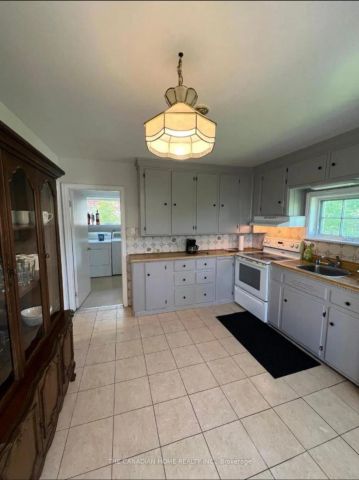 421 Marf Avenue - Photo 2