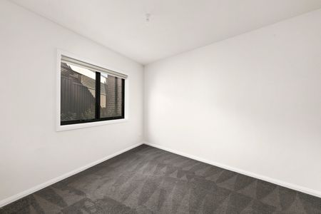 2/43 Albion Street, Essendon VIC 3040 - Photo 5