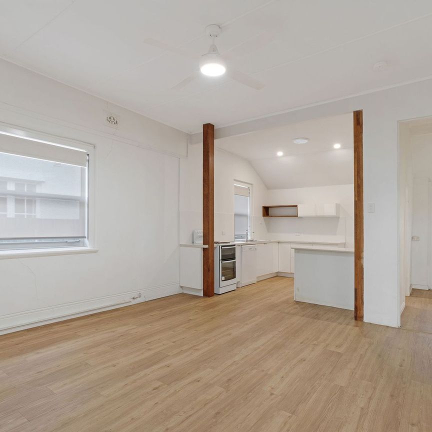 2 BEDROOM HOME LOCATED IN THE SEASIDE SUBURB OF STOCKTON - Photo 1