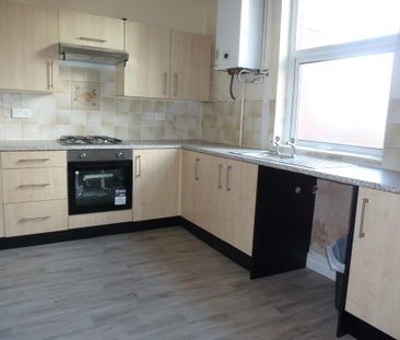 2 bedroom terraced house to rent - Photo 3