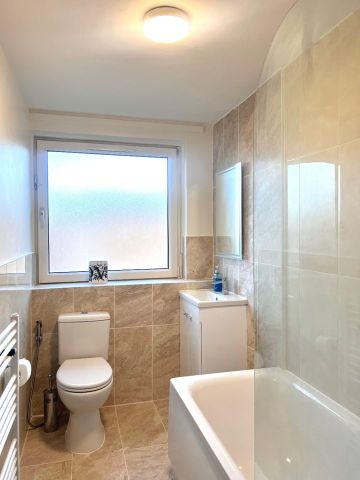 Room in a Shared House, Bramley Hill, CR2 - Photo 3