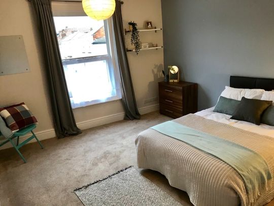 *Central Location**No Deposit**All Bills Included* - Photo 1
