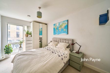 4 Peartree Way, London, SE10 - Photo 3