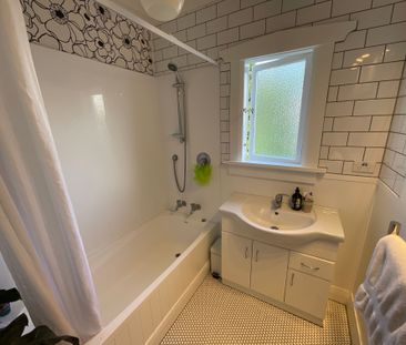 FAMILY LIVING CLOSE TO THE HOSPITAL - Photo 4