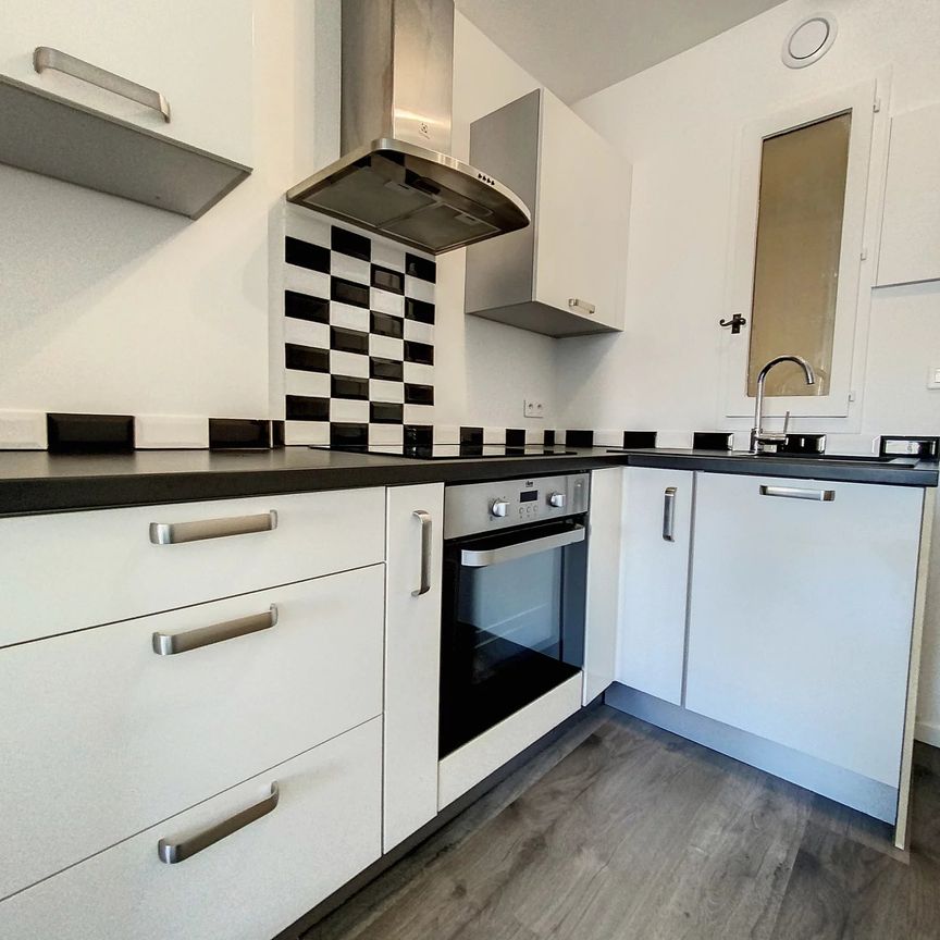 Location Appartement 1 pièce 27m² VILLENEUVE LOUBET 06270 - Photo 1