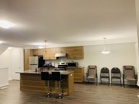 For Lease - 3 BANK SWALLOW Crescent, Kitchener, Ontario - Photo 4