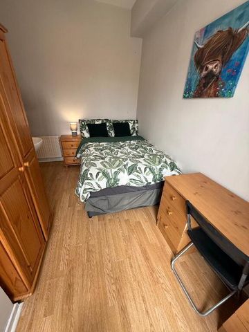 Westminster Street, Room 1, All Bills Included, Belfast, BT7 1LA - Photo 3