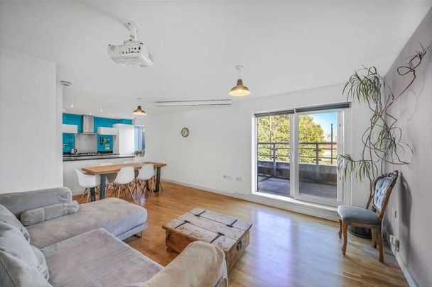 East Arbour Street, Stepney, E1 - Photo 1