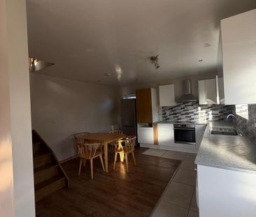 2 bedroom terraced house to rent - Photo 5