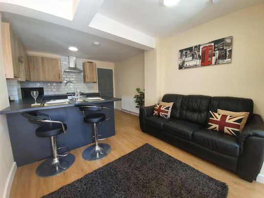 1 bedroom in a house share to rent - Photo 1