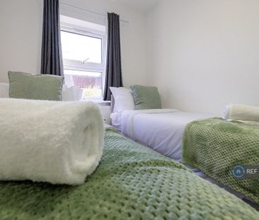 3 bedroom terraced house to rent - Photo 5