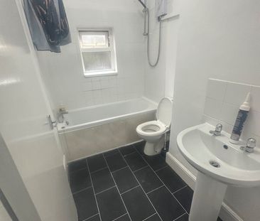 Room in a Shared Flat, Thornhill Road, B21 - Photo 3