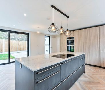 4 bedroom detached house to rent - Photo 3