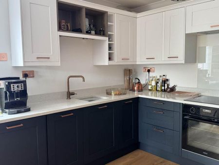 2 bedroom apartment to rent - Photo 4