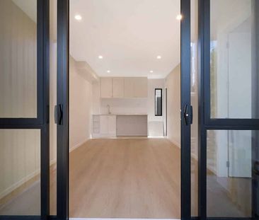 Brand-New ! Exceptional 4-Bedroom Townhouse for rent in Prestigious... - Photo 1