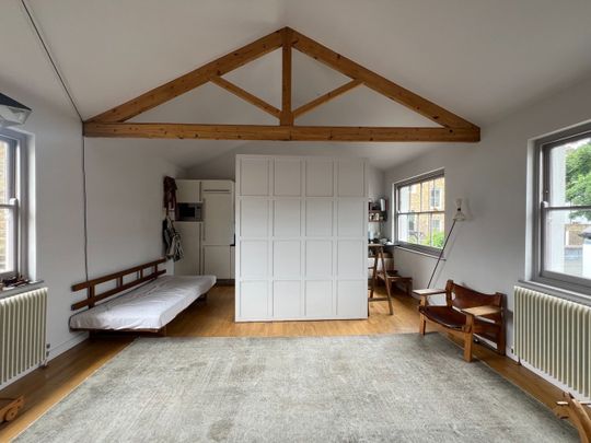 1 Bed Penthouse, Southgate Road, N1 - Photo 1