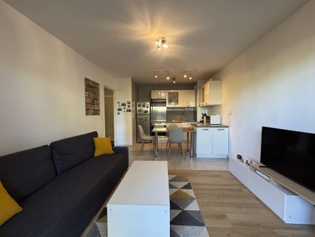 LOCATION - T2 MEUBLÉ 38,75m² (GARAGE + TERRASSE) - CORBAS Corbas (69960) Le bien en vidéo - Photo 4
