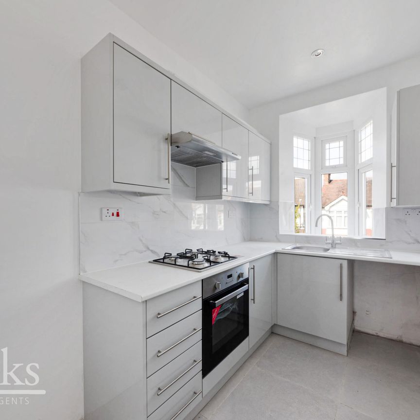 Kilmartin Avenue, Norbury, London - Photo 1
