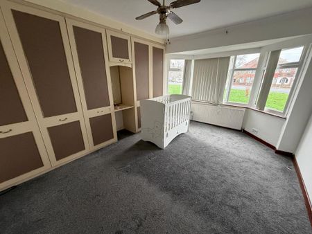 4 bedroom semi-detached house to rent - Photo 3