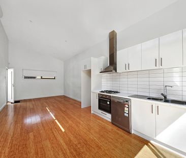 QUALITY LIVING, PRESTIGIOUS LOCATION - Photo 2