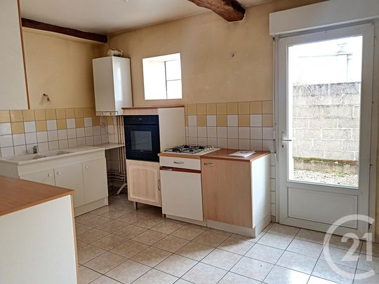 Location Maison 3 pièces 65m² LA CHAPELLE ST LUC 10600 - Photo 1