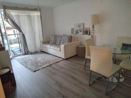 2 bedroom flat to rent - Photo 2