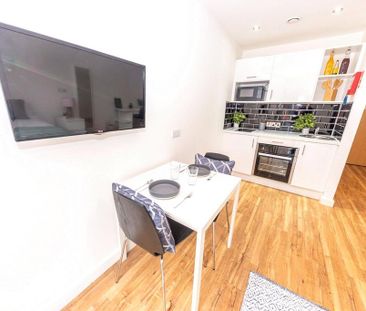 Studio to rent - Photo 2