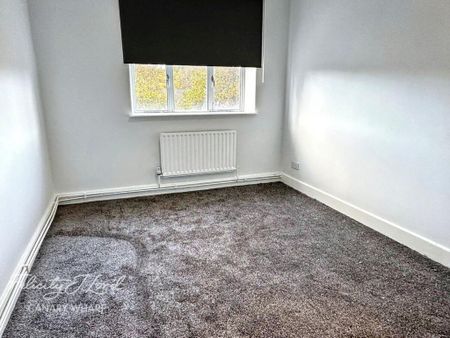 3 bedroom apartment to rent - Photo 5