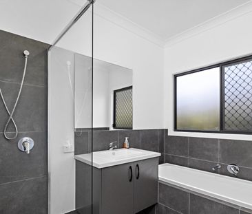 Contemporary Family Living in a Peaceful Wellington Point Pocket - Photo 3