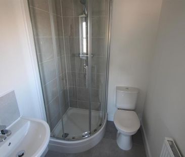3 bedroom semi-detached house to rent - Photo 6