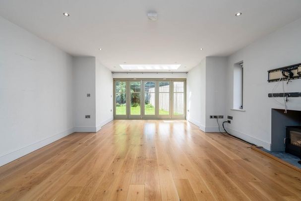 4 bedroom detached house to rent - Photo 1