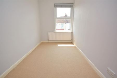 Lyveden Road, Colliers Wood, London, SW17 - Photo 3