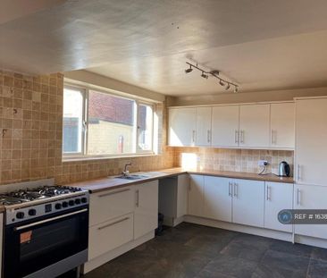 3 bedroom terraced house to rent - Photo 3