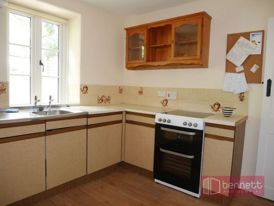 £1,000 PCM - Photo 1