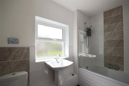 4 bedroom detached house to rent - Photo 5