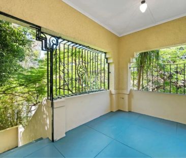 Charming apartment on Broadway - Photo 4