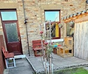 2 bedroom terraced house to rent - Photo 4