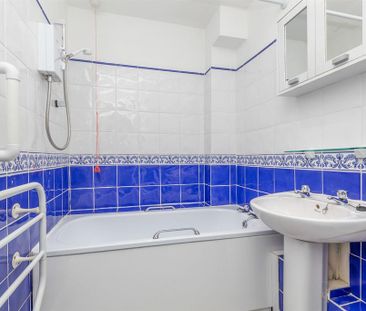 1 bedroom retirement property to rent - Photo 6