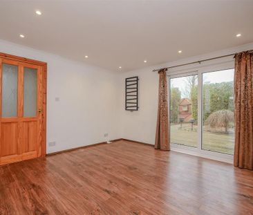 3 bedroom end of terrace house to rent - Photo 1